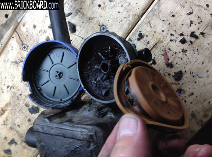 Volvo -- Oil Trap Vacuum Regulator