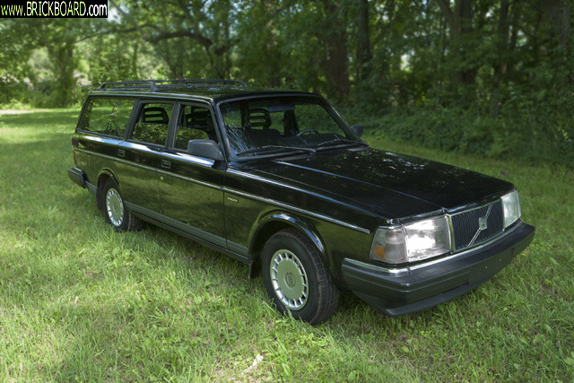 Volvo -- 240 WAGON