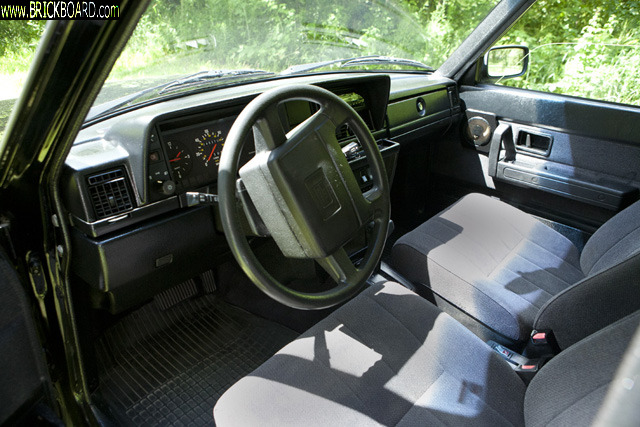 Volvo -- 240 WAGON