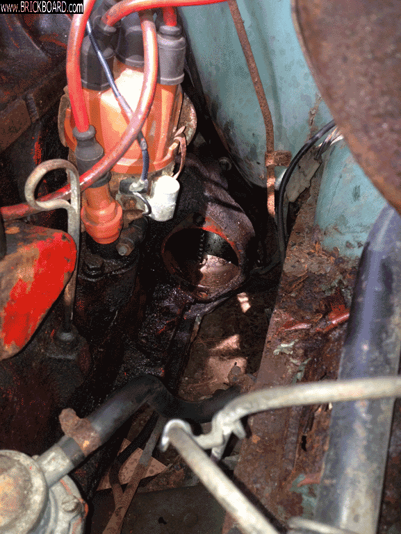 Volvo 140-160 -- 142 starter removed
