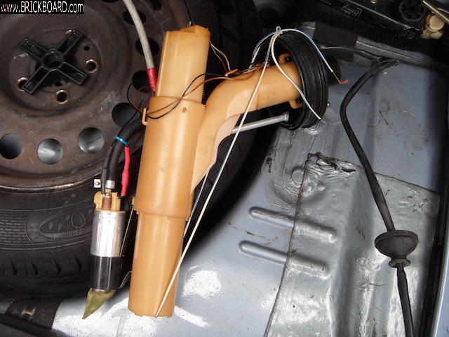 Volvo 900 -- Fuel sender tube