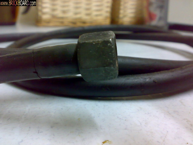 Volvo 900 -- fuel line crack