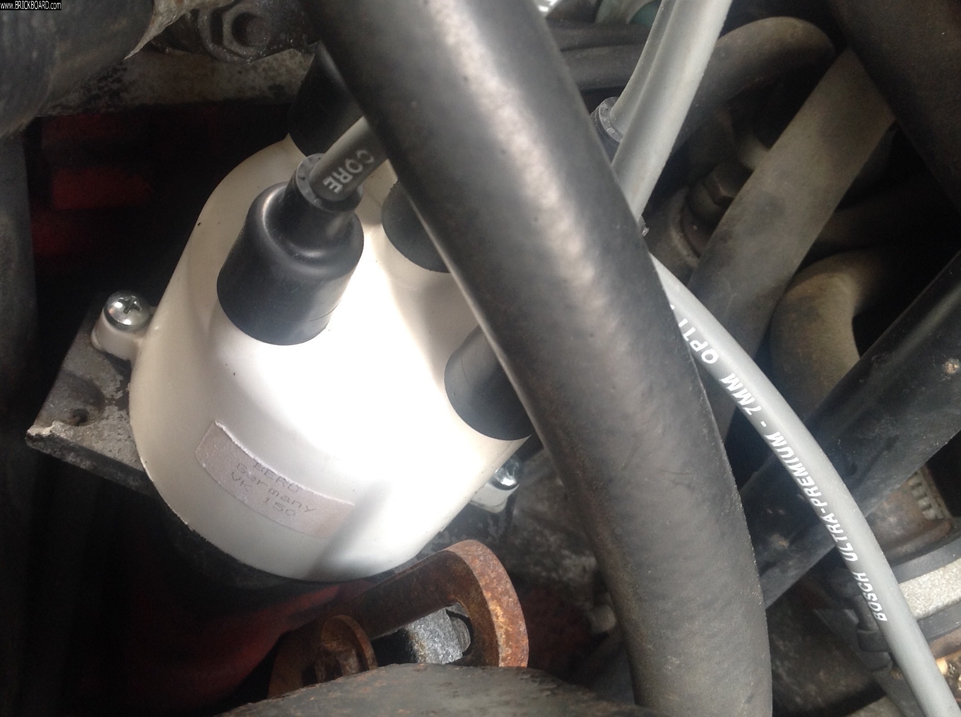 Volvo 200 -- B21F-9 distributor
